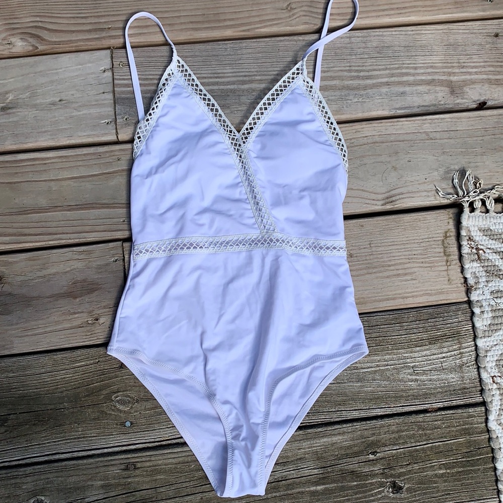 Cupshe White One Piece